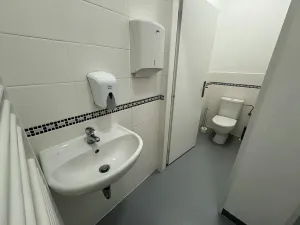 Pronájem obchodního prostoru, Praha - Horní Počernice, Bystrá, 106 m2