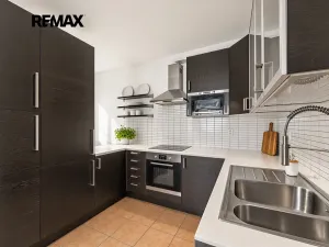 Prodej bytu 3+kk, Praha - Kyje, Sicherova, 79 m2