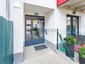 Pronájem bytu 1+kk, Praha, U Hostavického potoka, 32 m2
