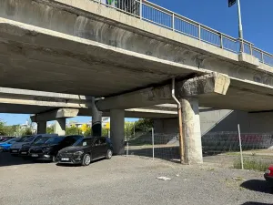 Pronájem komerčního pozemku, Praha, Radiová, 200 m2