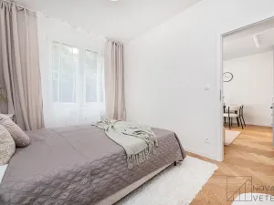 Pronájem bytu 2+kk, Praha - Vršovice, Jakutská, 41 m2