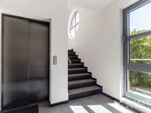 Pronájem bytu 3+kk, Praha - Smíchov, U Dívčích hradů, 100 m2