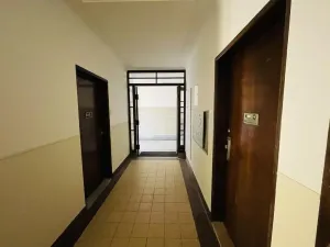 Pronájem bytu 1+kk, Praha - Vršovice, Tolstého, 31 m2
