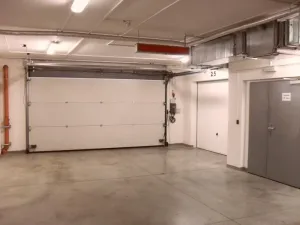 Pronájem garážového stání, Praha - Košíře, Plzeňská, 14 m2