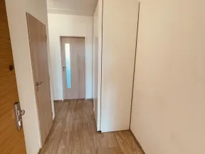 Pronájem bytu 2+kk, Praha - Kamýk, Pšenčíkova, 43 m2