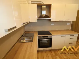 Pronájem bytu 2+kk, Hradec Králové - Nový Hradec Králové, třída Edvarda Beneše, 42 m2