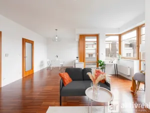 Prodej bytu 3+1, Praha - Žižkov, Mezi domky, 110 m2