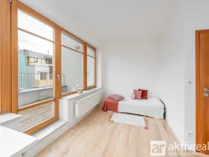 Prodej bytu 3+1, Praha - Žižkov, Mezi domky, 110 m2