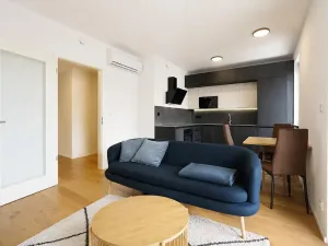 Pronájem bytu 2+kk, Praha - Hrdlořezy, Mezitraťová, 48 m2