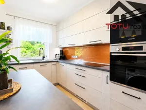 Prodej rodinného domu, Trutnov, 240 m2