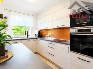 Prodej rodinného domu, Trutnov, 240 m2