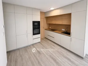 Pronájem bytu 2+kk, Znojmo, Jarošova, 44 m2