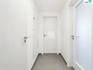 Prodej bytu 2+kk, Praha, Kolmanova, 51 m2