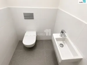 Prodej bytu 2+kk, Praha, Kolmanova, 51 m2