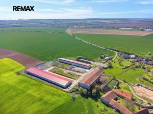 Pronájem skladu, Dolní Chvatliny, 3690 m2