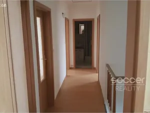 Pronájem rodinného domu, Praha - Satalice, Kemrova, 149 m2