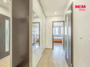 Prodej bytu 2+kk, Praha - Kobylisy, Rajmonova, 44 m2