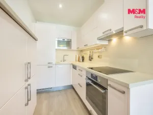 Prodej bytu 2+kk, Praha - Kobylisy, Rajmonova, 44 m2