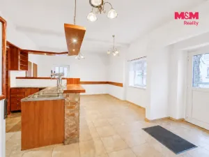 Pronájem obchodního prostoru, Plzeň - Lobzy, Petřínská, 88 m2