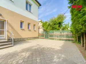 Pronájem obchodního prostoru, Plzeň - Lobzy, Petřínská, 88 m2