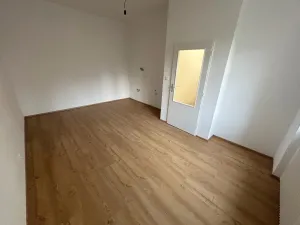 Pronájem bytu 1+kk, Praha - Strašnice, Věšínova, 26 m2
