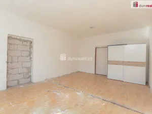 Prodej rodinného domu, Králův Dvůr, 5. května, 360 m2