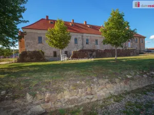 Prodej rodinného domu, Králův Dvůr, 5. května, 360 m2