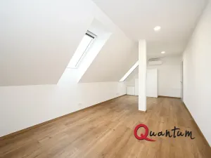Pronájem bytu 2+1, Praha - Holyně, Za Knotkem, 89 m2