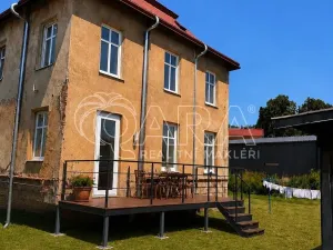 Prodej bytu 2+1, Hostinné, K. Čapka, 52 m2