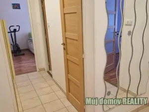 Pronájem bytu 2+1, Praha - Kobylisy, Famfulíkova, 60 m2