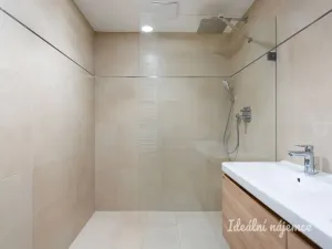 Pronájem bytu 3+kk, Praha - Háje, Sochorcova, 77 m2