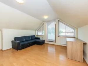 Pronájem bytu 2+kk, Praha - Horní Počernice, Náchodská, 50 m2