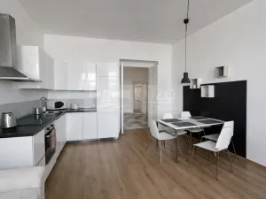 Pronájem bytu 2+kk, Praha, Strojnická, 66 m2