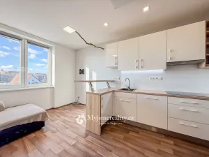 Pronájem bytu 2+kk, Znojmo, Jugoslávská, 40 m2