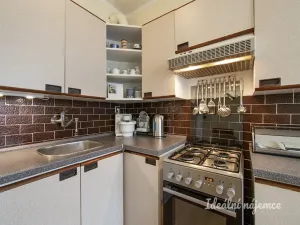 Pronájem bytu 3+1, Praha - Kobylisy, Taussigova, 60 m2