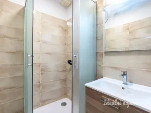 Pronájem bytu 2+kk, Praha, Jablonecká, 40 m2