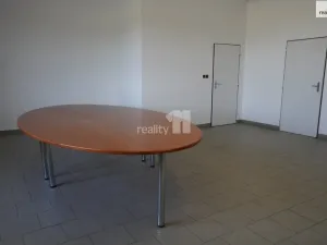 Pronájem skladu, Svojkovice, 328 m2