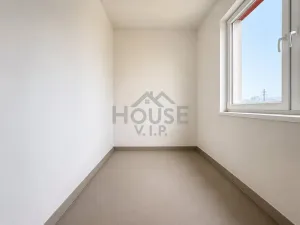 Prodej bytu 1+kk, Praha - Hloubětín, Nademlejnská, 32 m2