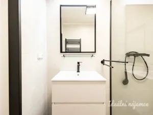 Pronájem bytu 3+1, Praha - Horní Měcholupy, Veronské nám., 68 m2