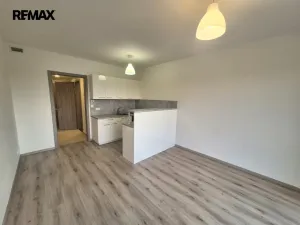 Pronájem bytu 1+kk, Praha - Třebonice, K metru, 29 m2