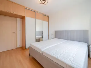 Pronájem bytu 2+kk, Praha - Hostivař, náměstí Přátelství, 55 m2