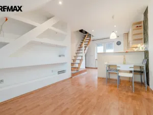Pronájem bytu 3+kk, Hradec Králové - Kukleny, Zelená, 65 m2