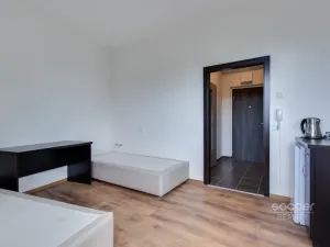 Pronájem bytu 1+kk, Praha - Suchdol, Suchdolské náměstí, 40 m2