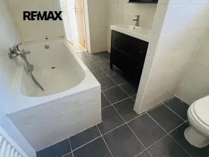 Pronájem rodinného domu, Milovice, 100 m2