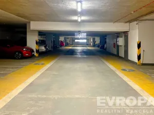 Pronájem garážového stání, Praha - Ruzyně, Karlovarská, 12 m2