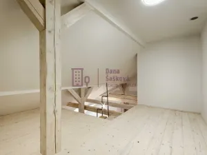 Pronájem bytu 2+kk, Jindřichův Hradec - Jindřichův Hradec I, nám. Míru, 49 m2