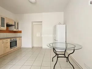 Pronájem bytu 1+1, Praha - Vinohrady, Italská, 65 m2