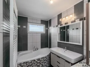 Prodej rodinného domu, Šanov, Komenského, 200 m2