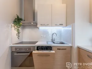 Prodej bytu 1+kk, Praha - Hloubětín, Nademlejnská, 38 m2