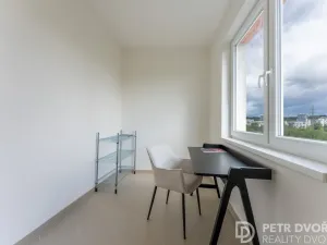 Prodej bytu 1+kk, Praha - Hloubětín, Nademlejnská, 38 m2